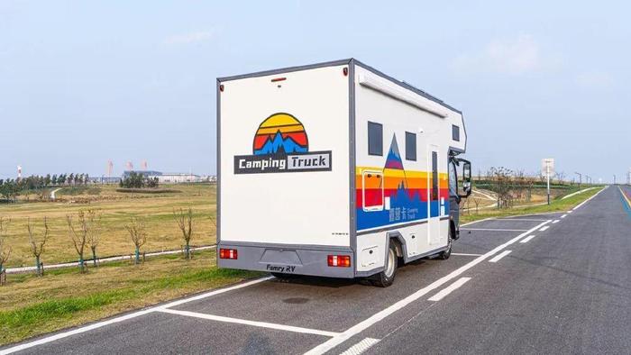 豪华露营新体验 法美瑞CampingTruck露营卡 奢享房车生活